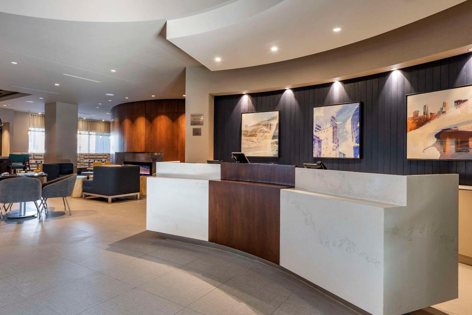 Cambria Hotel Minneapolis Downtown Екстериор снимка