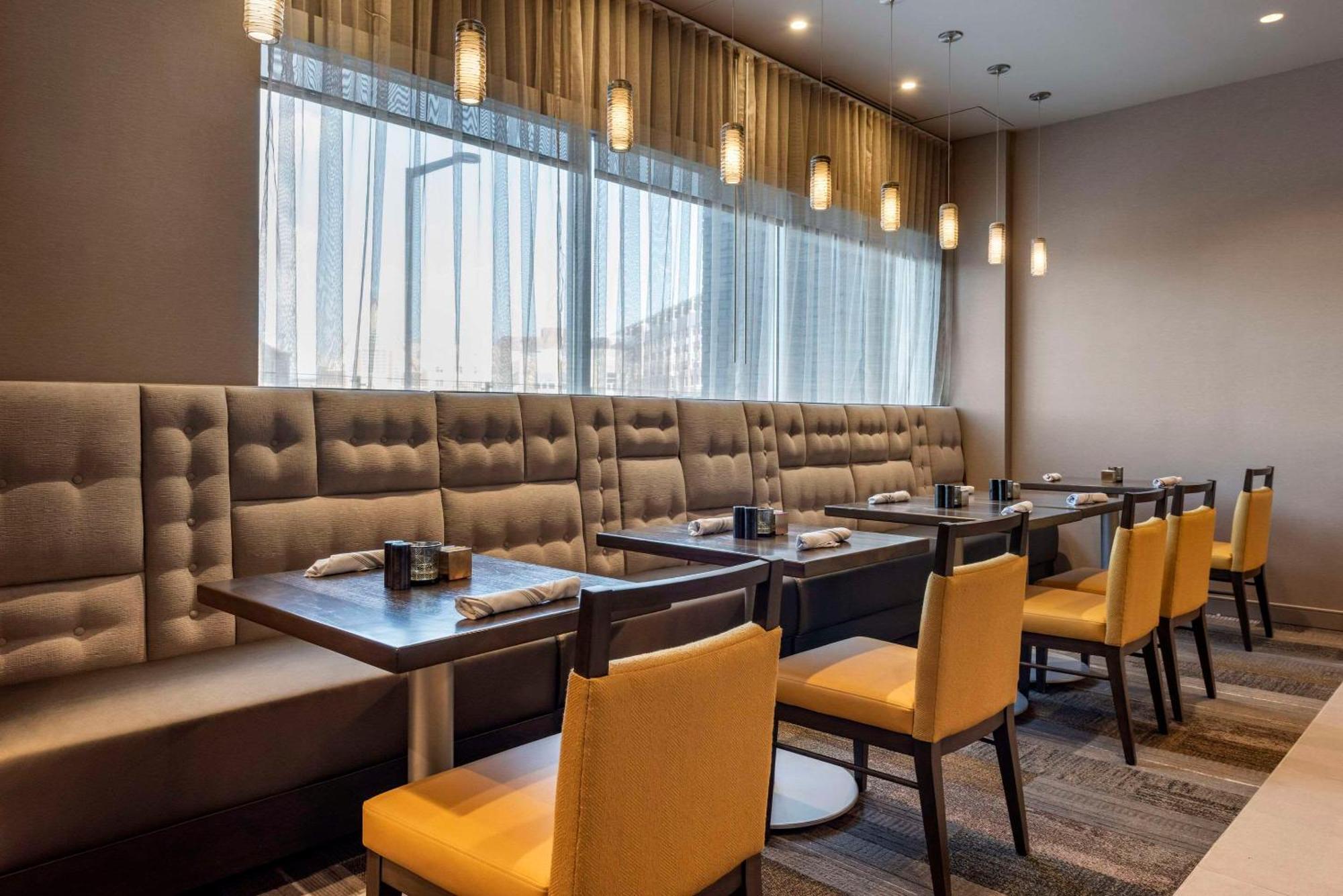 Cambria Hotel Minneapolis Downtown Екстериор снимка